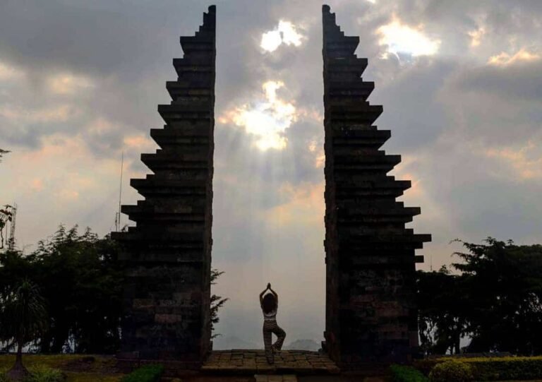 Candi Cetho View 1 1 768x541