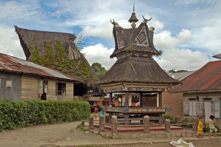 Desa Lingga. wmf.org 768x511