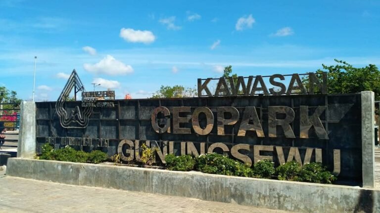 Keindahan Geopark Gunung Sewu Yang Mempesona 768x431