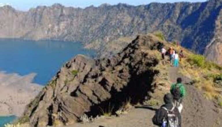 pemerintah ntb rinjani 1024x585 1 768x439