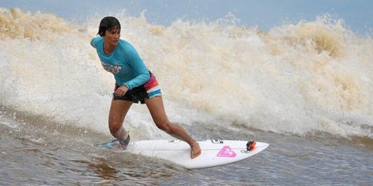 1359359surfing 2780x390 1 768x384