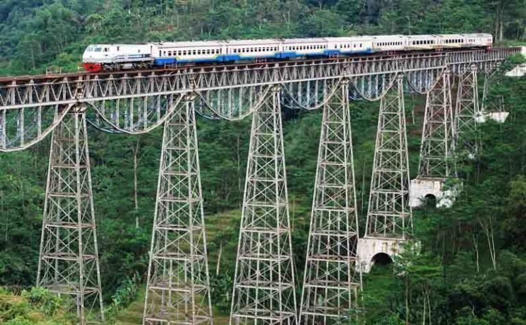 5208914793 646a423bd1 b 768x475