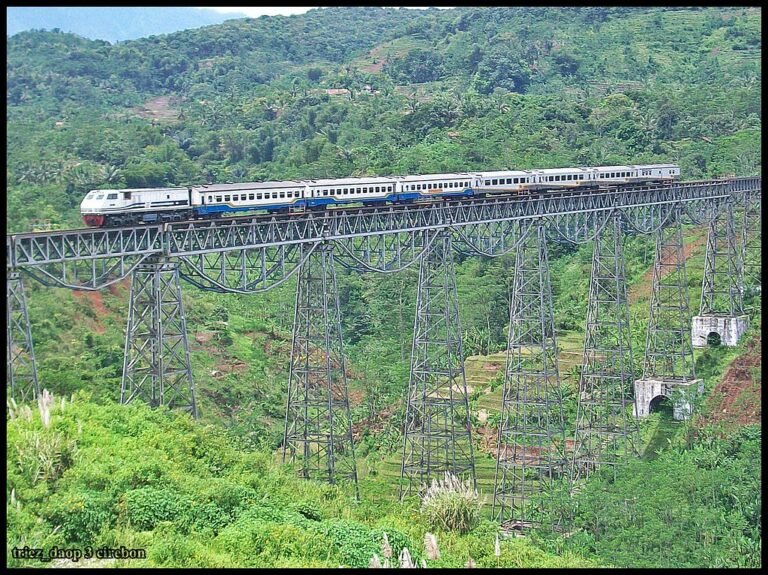 5685823760 0e2fb20f1b b 768x575