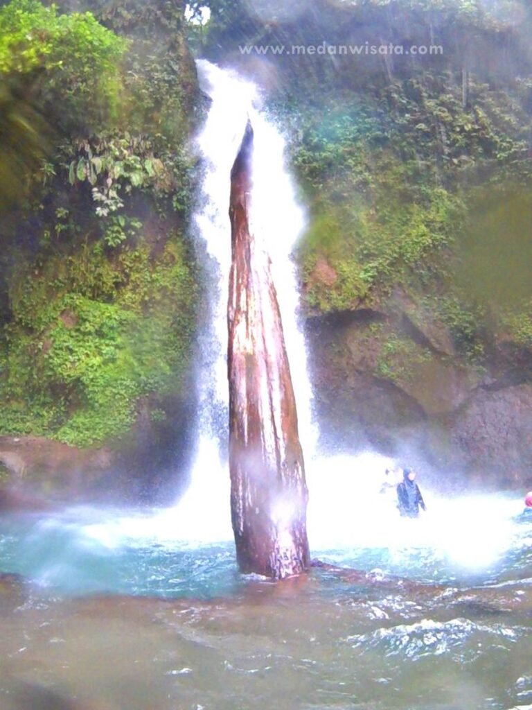 air terjun 1 768x1024