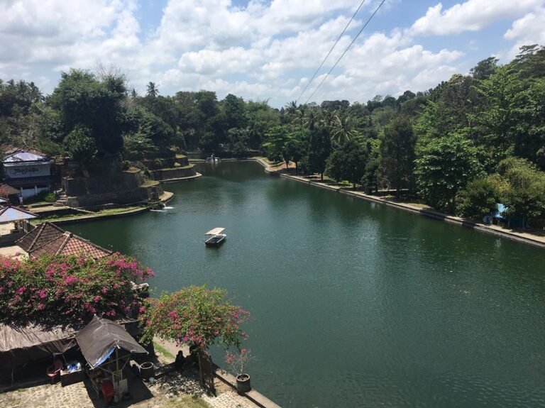 telaga ageng taman narmada by @6bclass 24 768x575