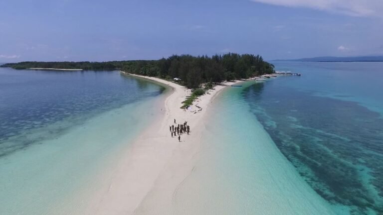 Pantai Dodola di Morotai 768x432