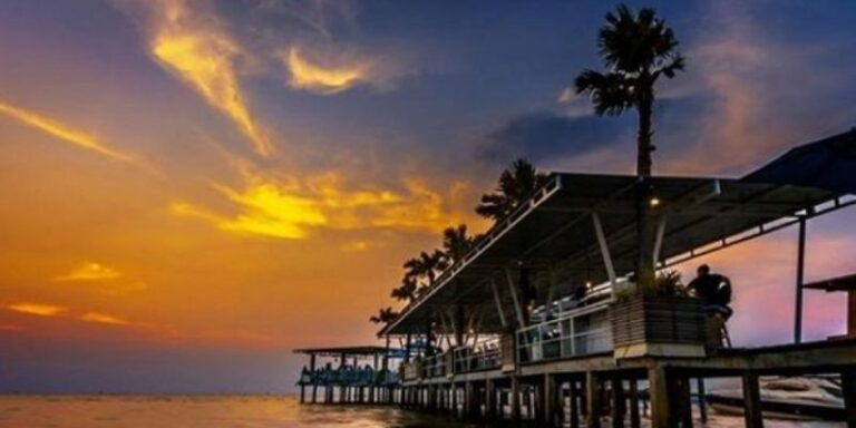 Pantai Teluk Awur 3 768x384