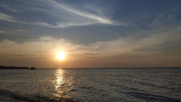 Sunset Di Pantai Teluk Awur 768x432