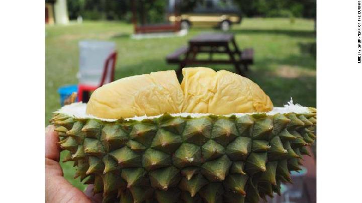 Cara Memilih Buah Durian yang Matang