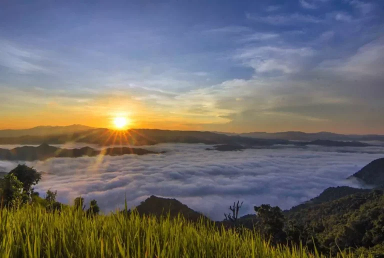 desa mantar dikenal sebagai desa di atas awan desa ini bera oysn 768x516