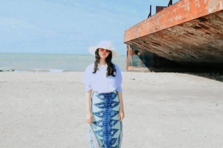 Pantai Glayem di Indramayu 5 768x512