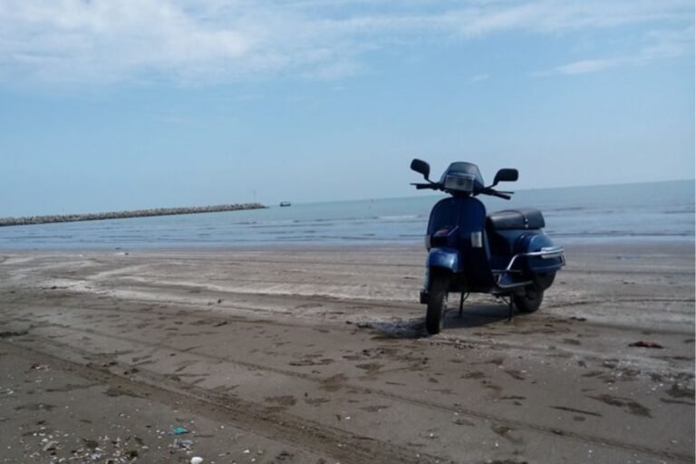 Pantai Glayem di Indramayu 6 768x512