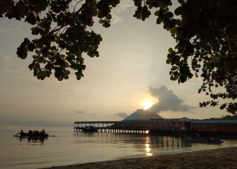 Pantai Liang Maluku6 768x548