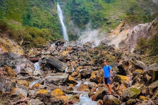 Curug Cikawah Bogor1