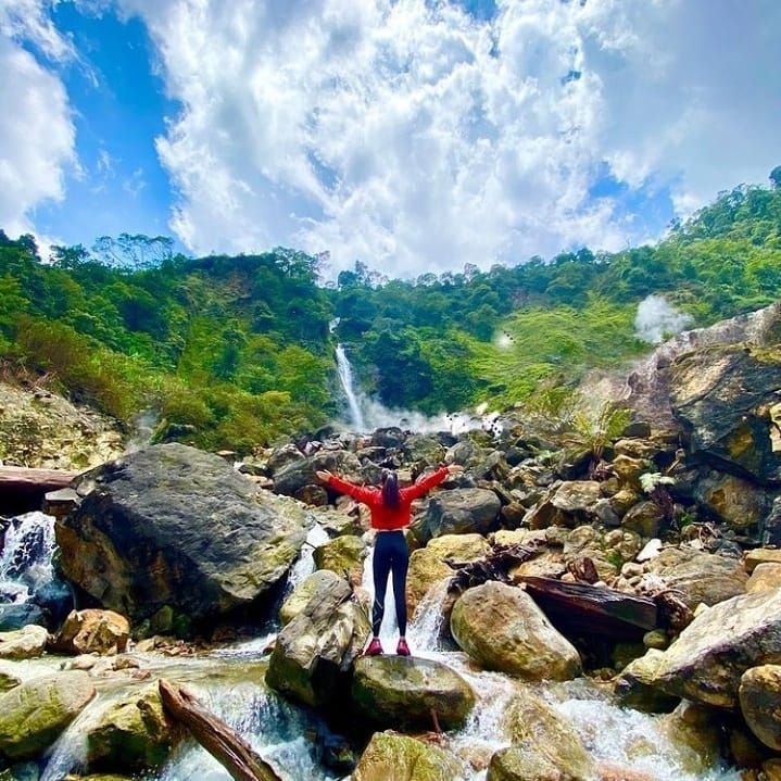 Curug Cikawah Bogor2