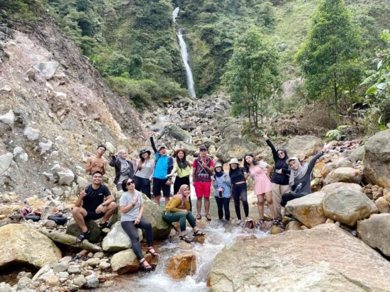 Curug Cikawah Bogor6 768x576