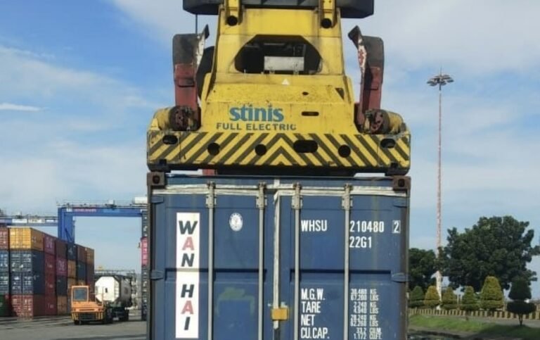 20231108 141317 jelang aquabike jetski world championship danau toba logistik mulai berdatangan 1 768x483