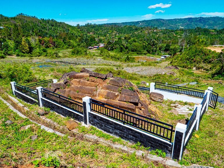 Geosite Balige – Liang Sipege – Batu Basiha – Meat8 768x576