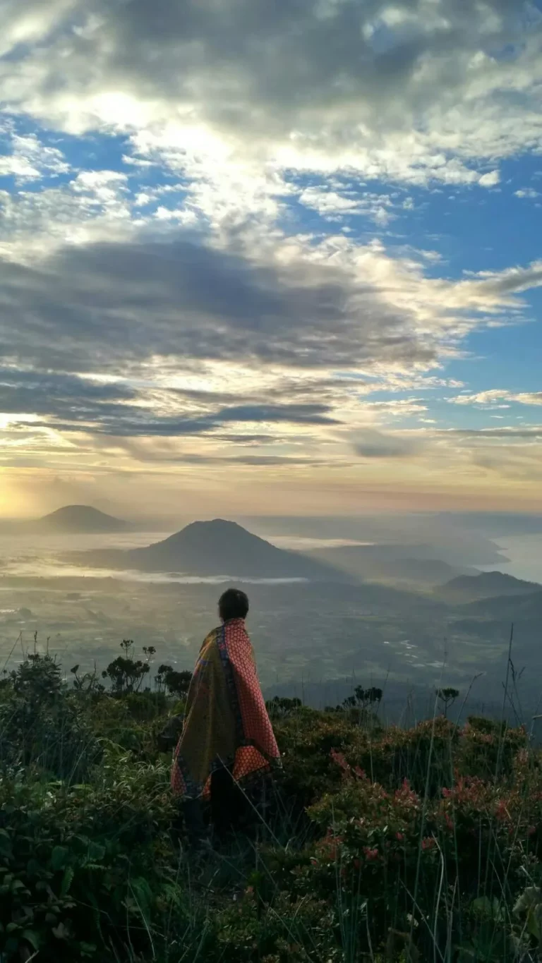 Gunung Sibuatan1 768x1365