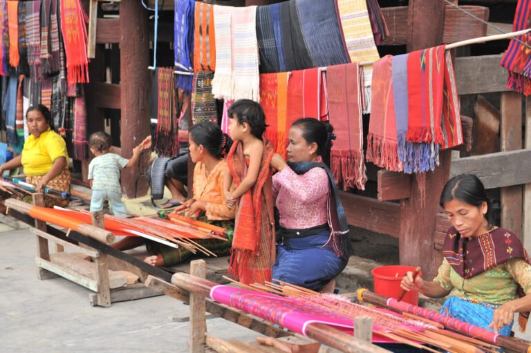 Kampung Ulos Huta Raja9 768x511