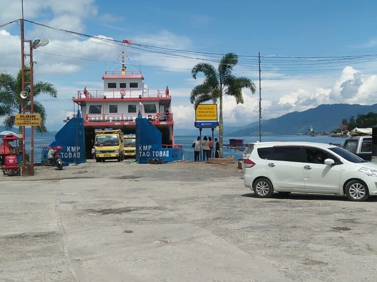 Pelabuhan Tomok1 768x576