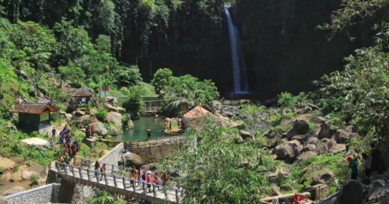 Air Terjun Jaran Goyang1 768x403