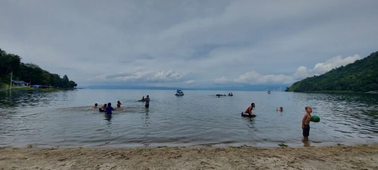 Danau Toba Lintong Nihuta Kec. Tampahan Toba Sumatera Utara 223124 768x346