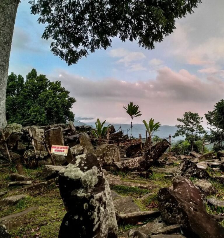 Situs Gunung Padang5 768x813