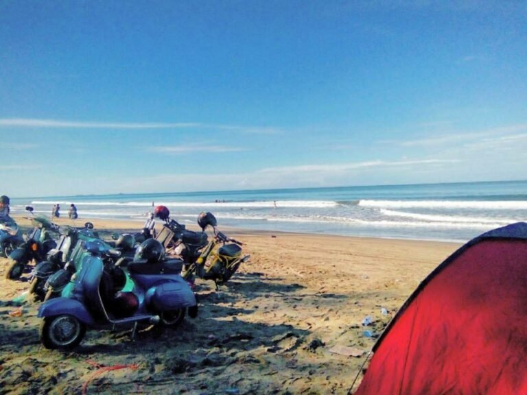 kegiatan di pantai arta 768x576