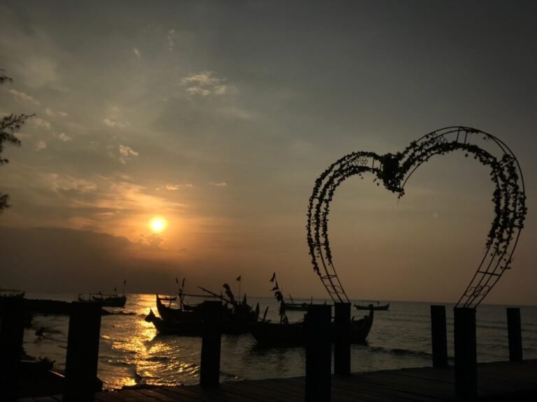 pantai pasir putih wates rembang3 768x576