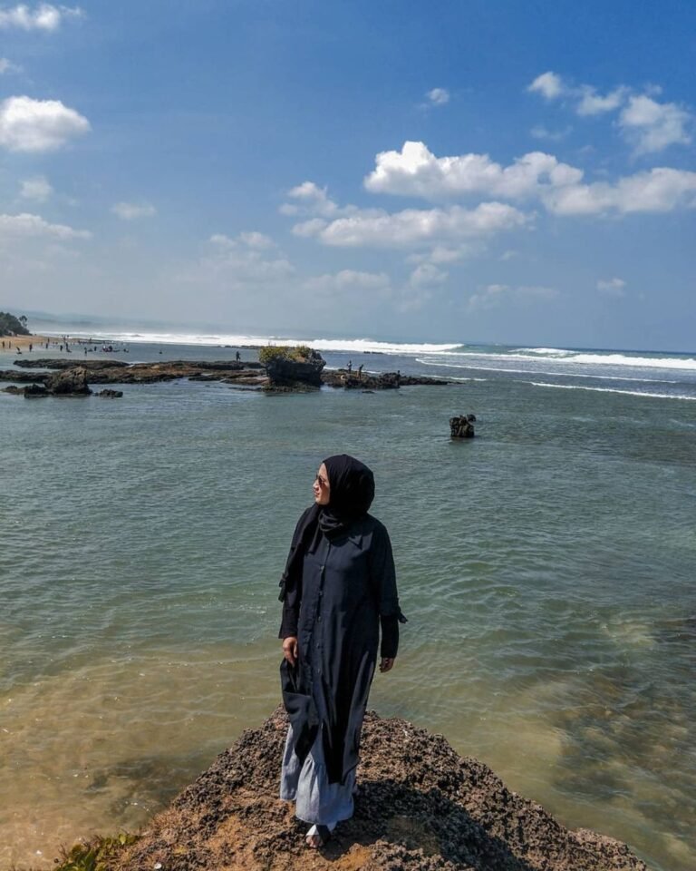 pantai sayang heulang garut5 768x960