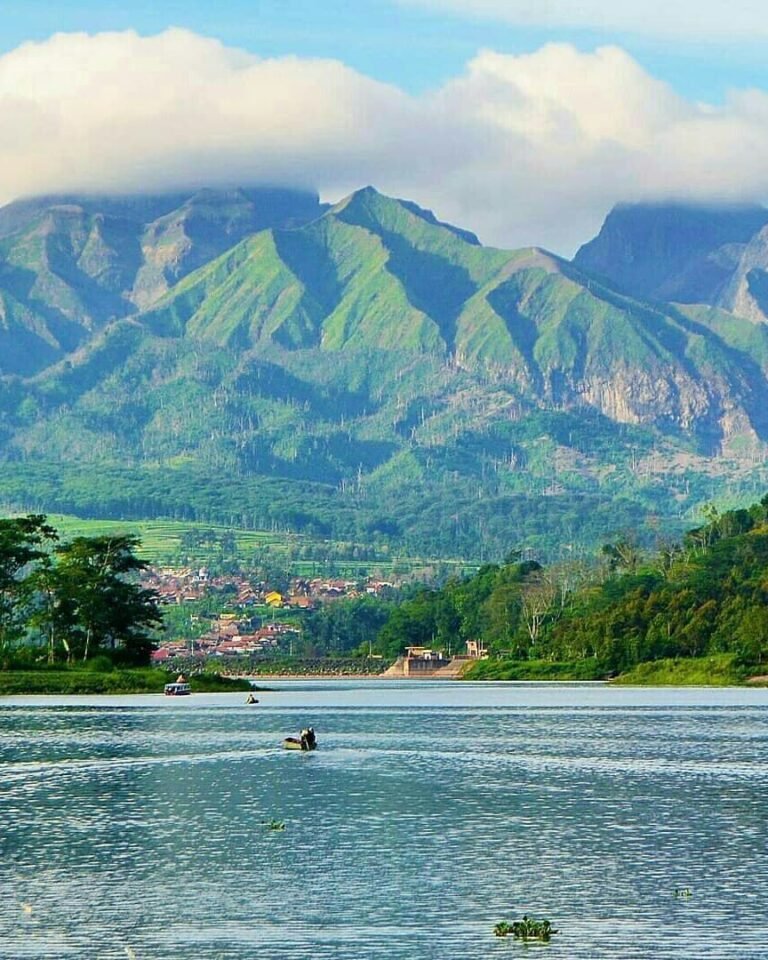 waduk selorejo malang2 768x960