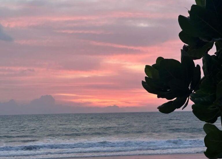 pantai batu belig bali3 768x549