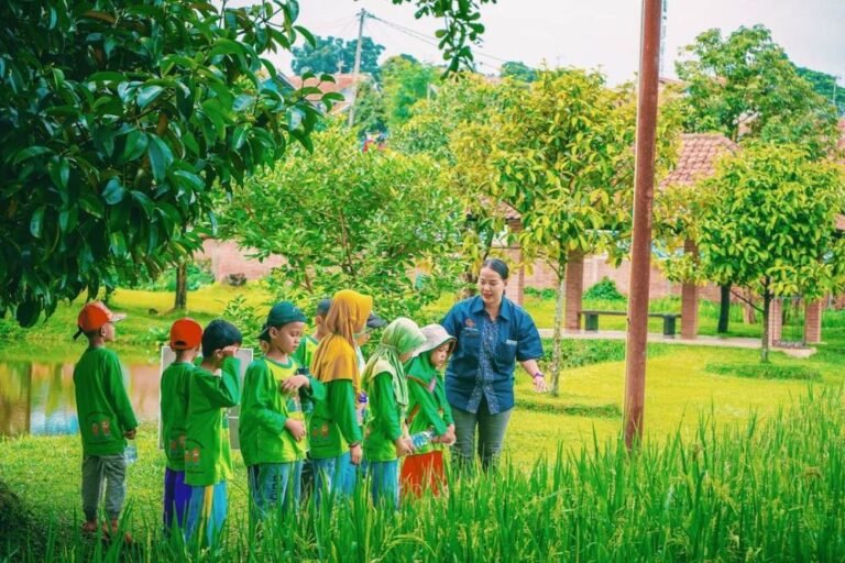 kampoeng wisata cinangneng3 768x512