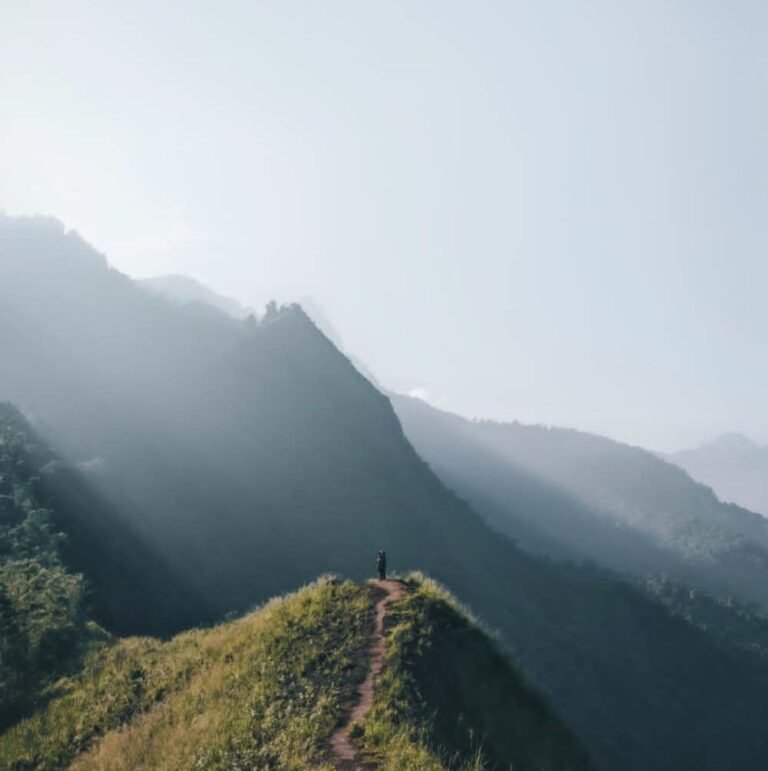 puncak watu jengger mojokerto2 768x771