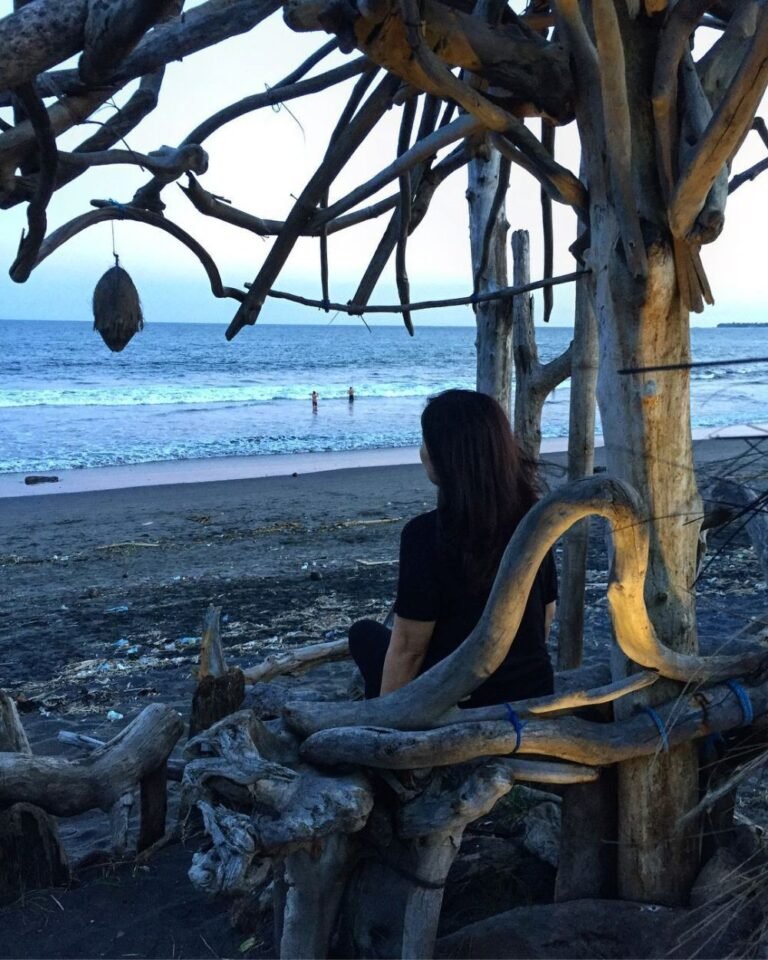 wisata pantai lembeng gianyar2 768x960