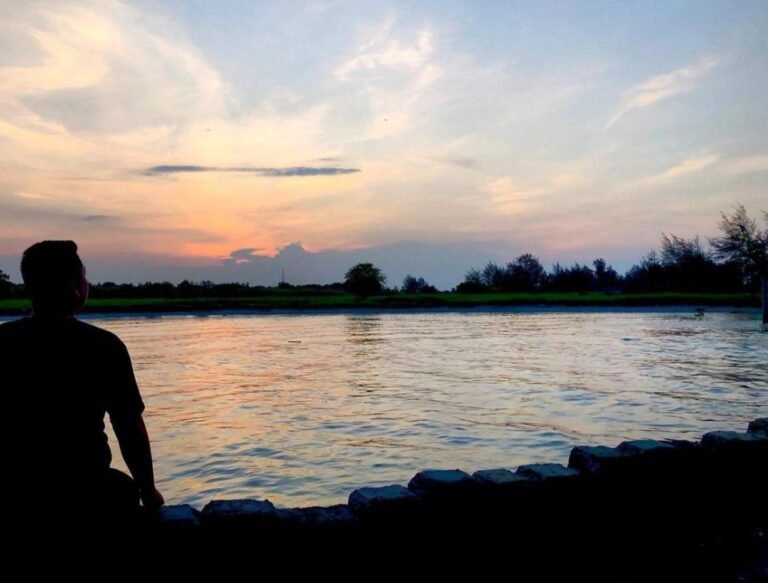 wisata pantai sri mersing3 768x583