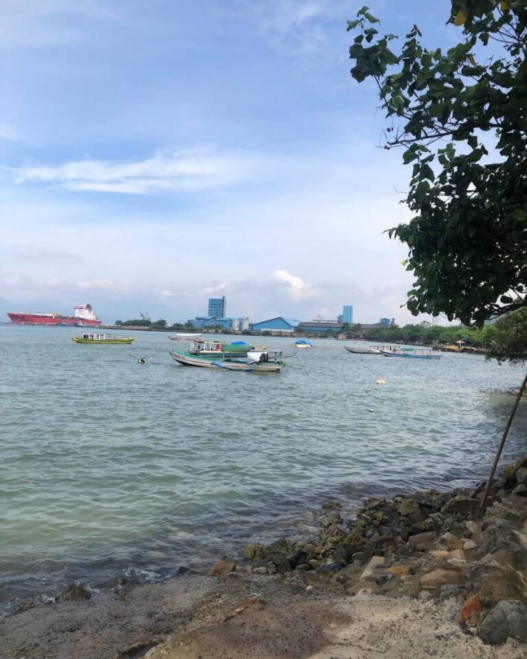 pantai pasir putih lampung3 768x960