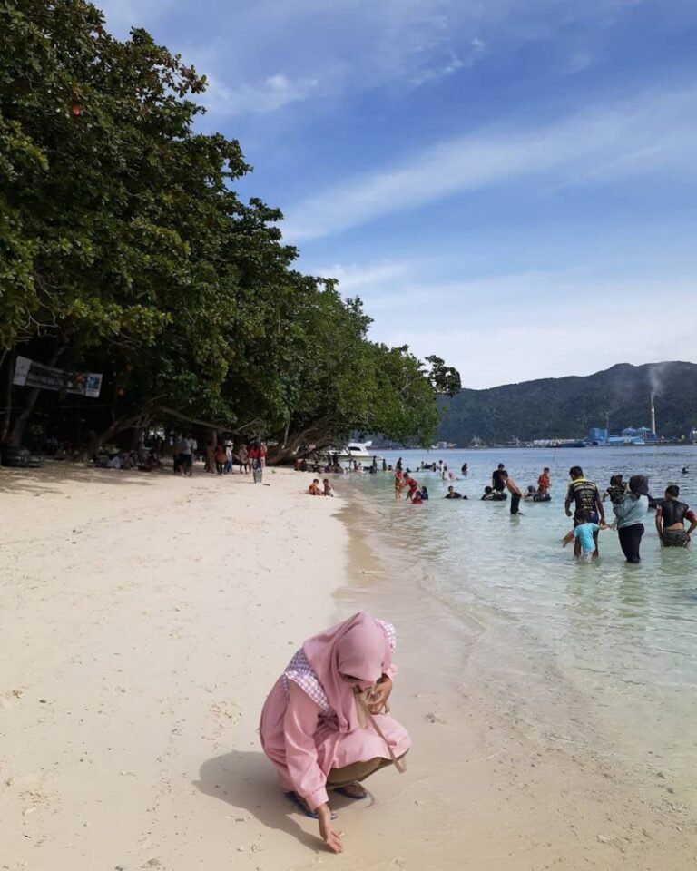 pantai pasir putih lampung6 768x960