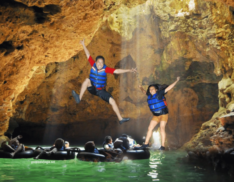 cave tubing goa pindul 768x597