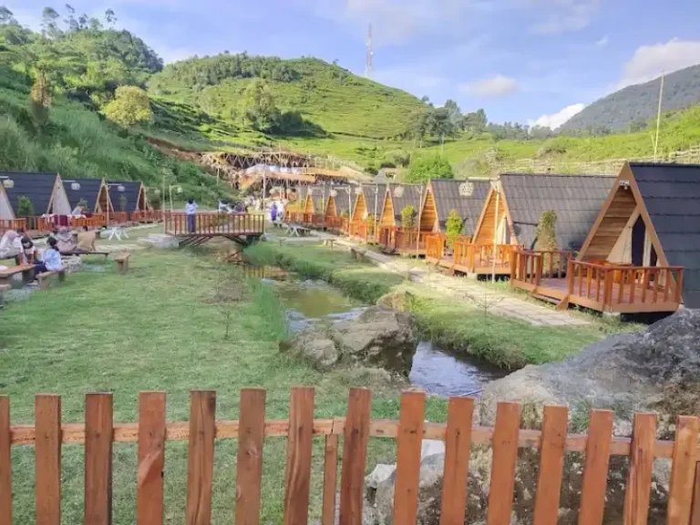 nikmati pesona ciwidey di ecopark curug tilu bandung 768x576