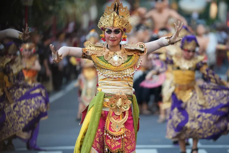 666e6db0d957c184676768 768x512