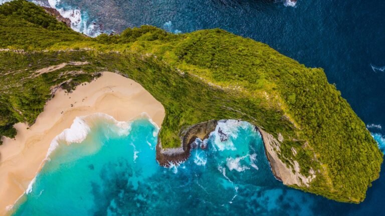 pantai kelingking nusa penida bali feature image 768x432