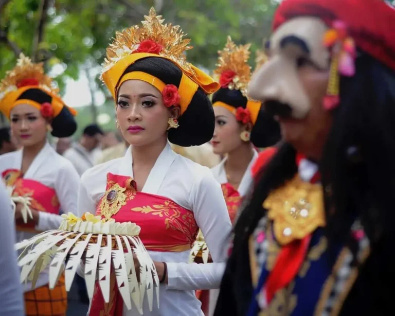 pesta kesenian bali 768x614