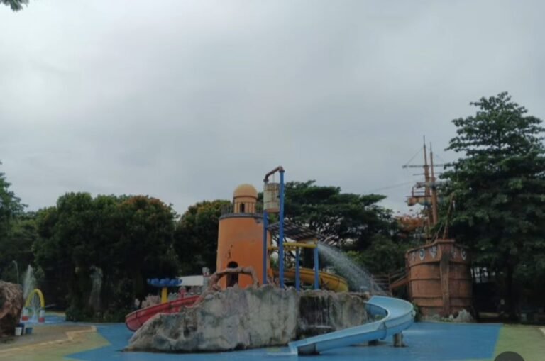 wisata columbus waterpark3 768x509